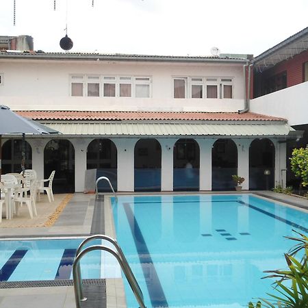 Ranveli Beach Hotel Dehiwala-Mount Lavinia Exterior photo
