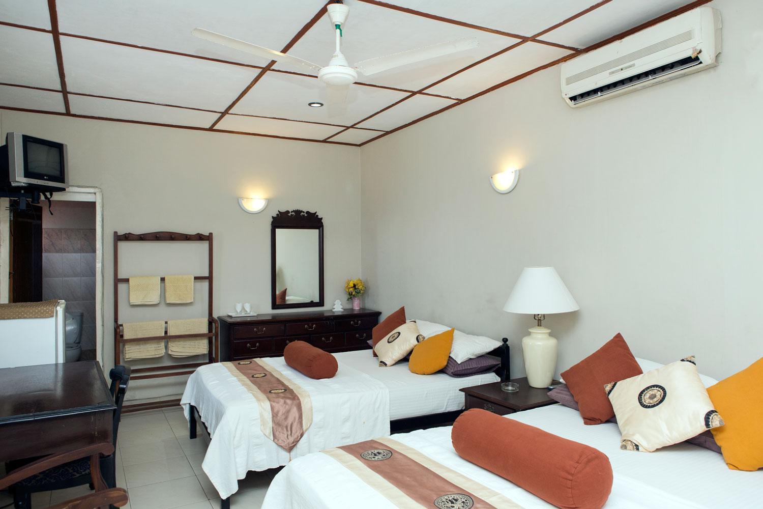 Ranveli Beach Hotel Dehiwala-Mount Lavinia Exterior photo