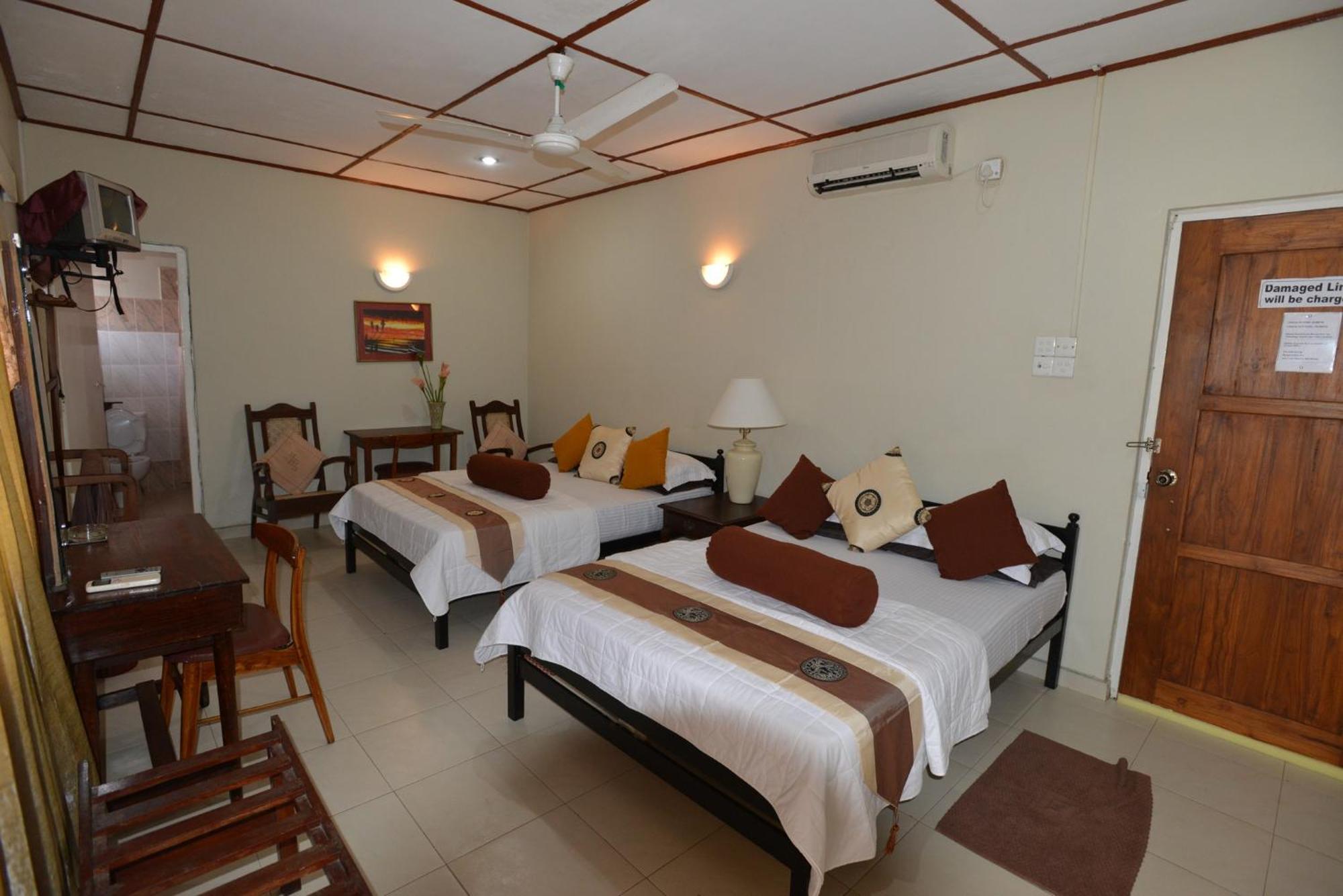 Ranveli Beach Hotel Dehiwala-Mount Lavinia Exterior photo