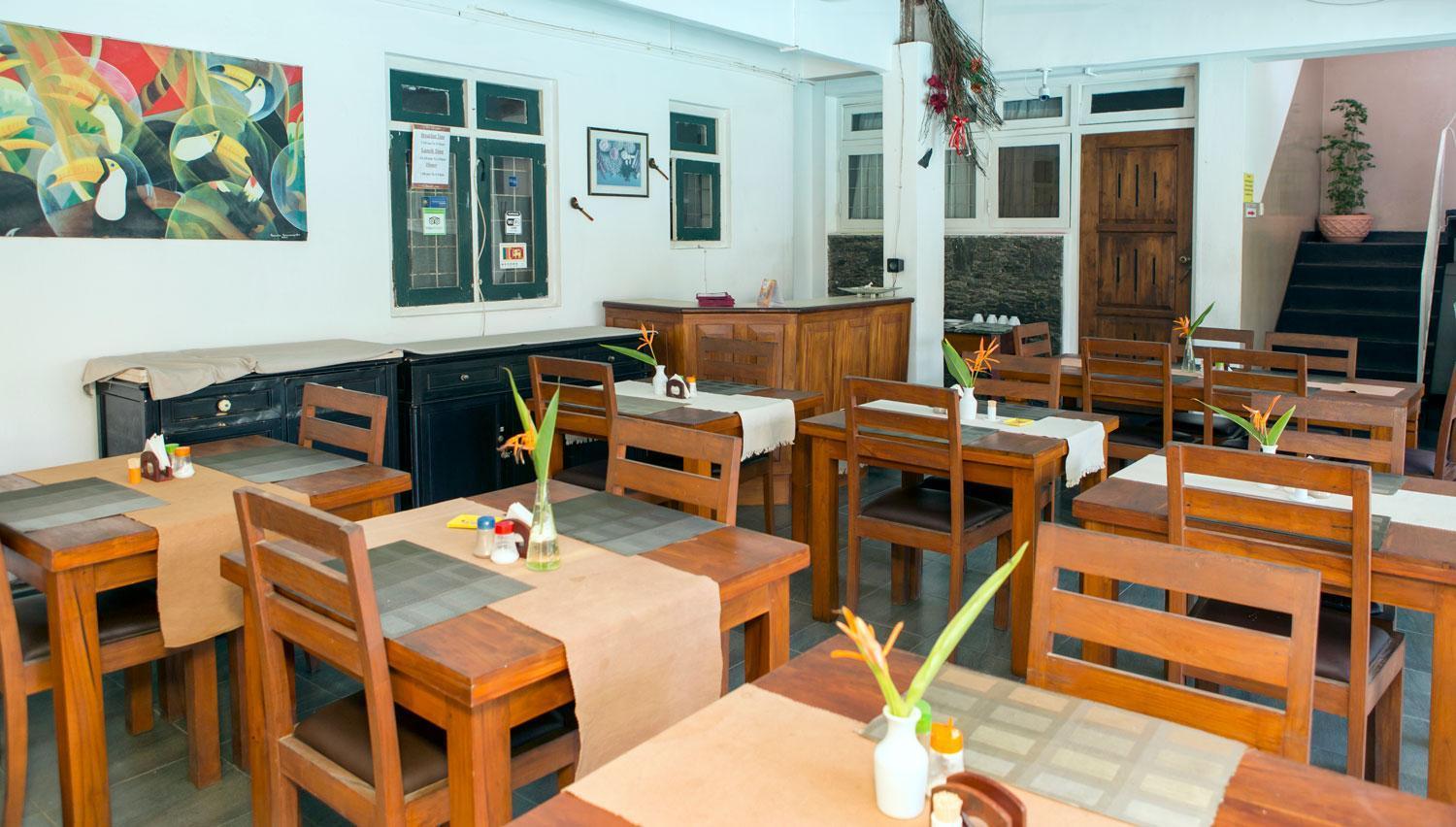Ranveli Beach Hotel Dehiwala-Mount Lavinia Exterior photo