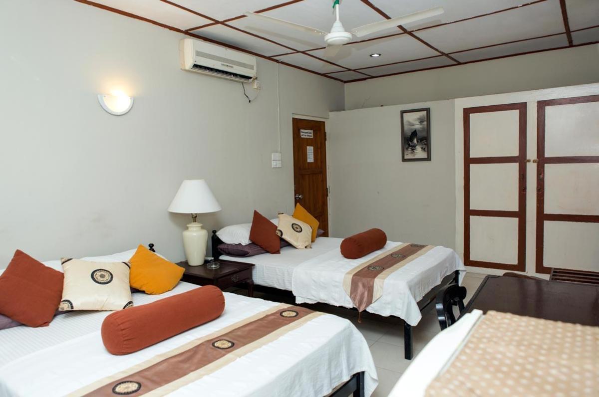 Ranveli Beach Hotel Dehiwala-Mount Lavinia Exterior photo