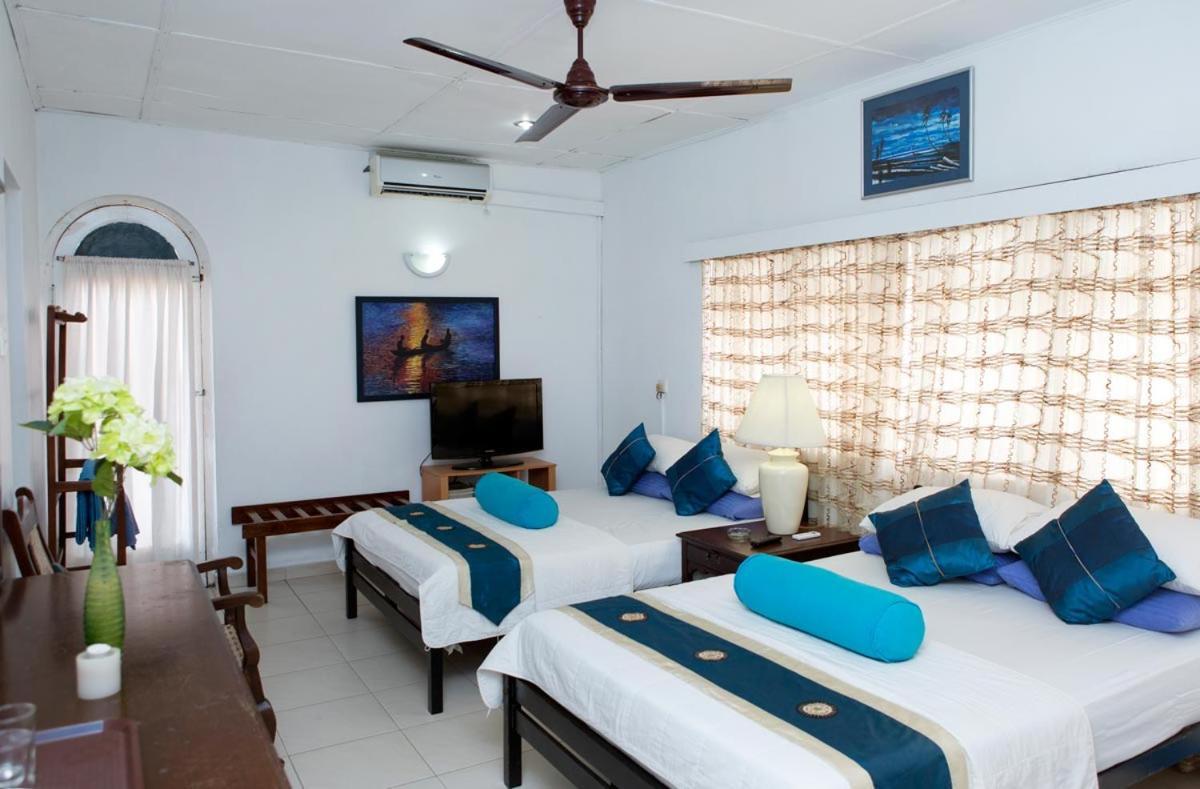Ranveli Beach Hotel Dehiwala-Mount Lavinia Exterior photo