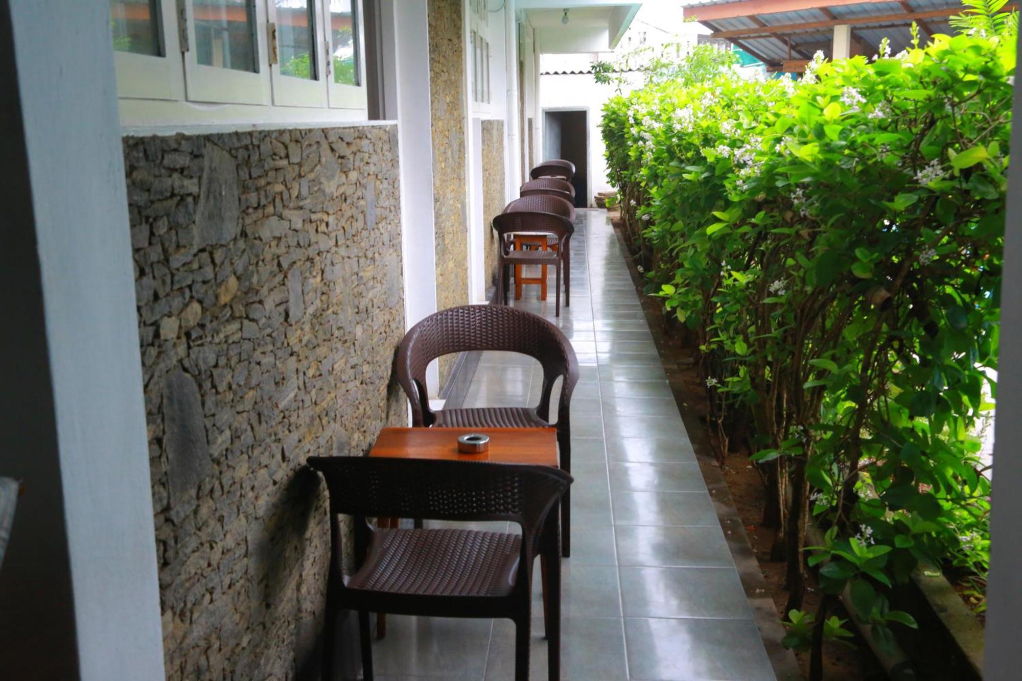 Ranveli Beach Hotel Dehiwala-Mount Lavinia Exterior photo