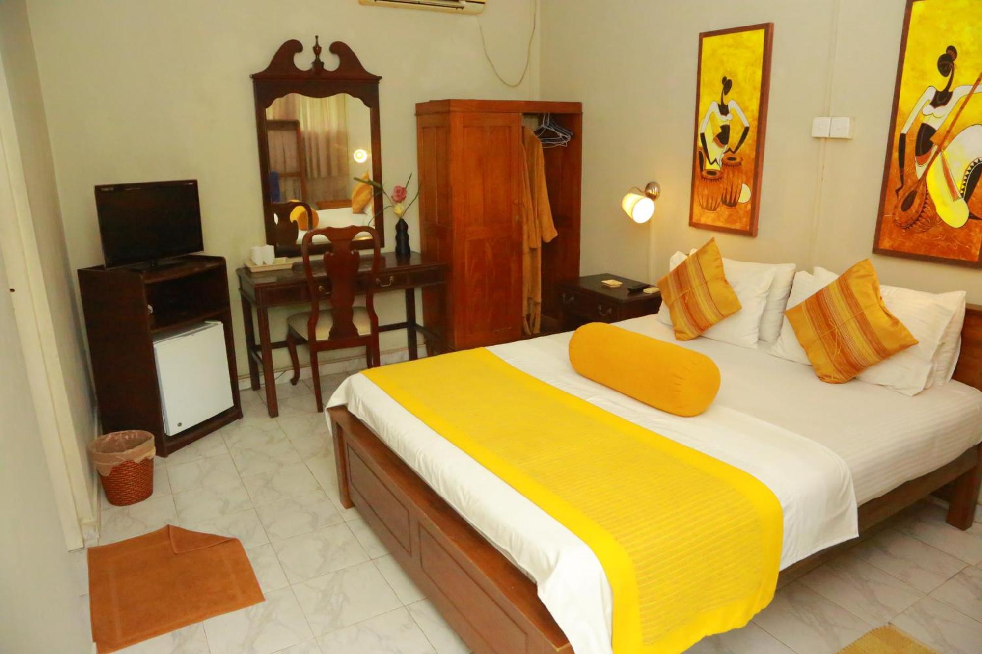 Ranveli Beach Hotel Dehiwala-Mount Lavinia Exterior photo