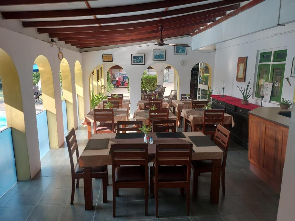 Ranveli Beach Hotel Dehiwala-Mount Lavinia Exterior photo